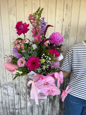 🌸 Medium Mod Vase Arrangement - $150