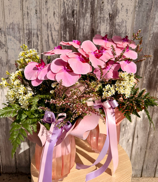 Phally in Vase