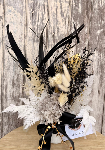 Small dried flower arrangement
