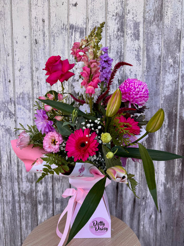 🌸 Medium Mod Vase Arrangement - $120