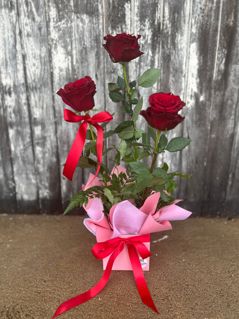 Roses - 3 Rose Mini Box Arrangemnt ❤️